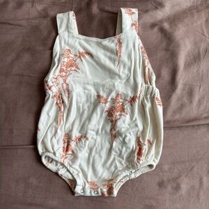 Kate Quinn Baby Unisex Cream Carrot Bubble Romper Onesie 3-6 Months